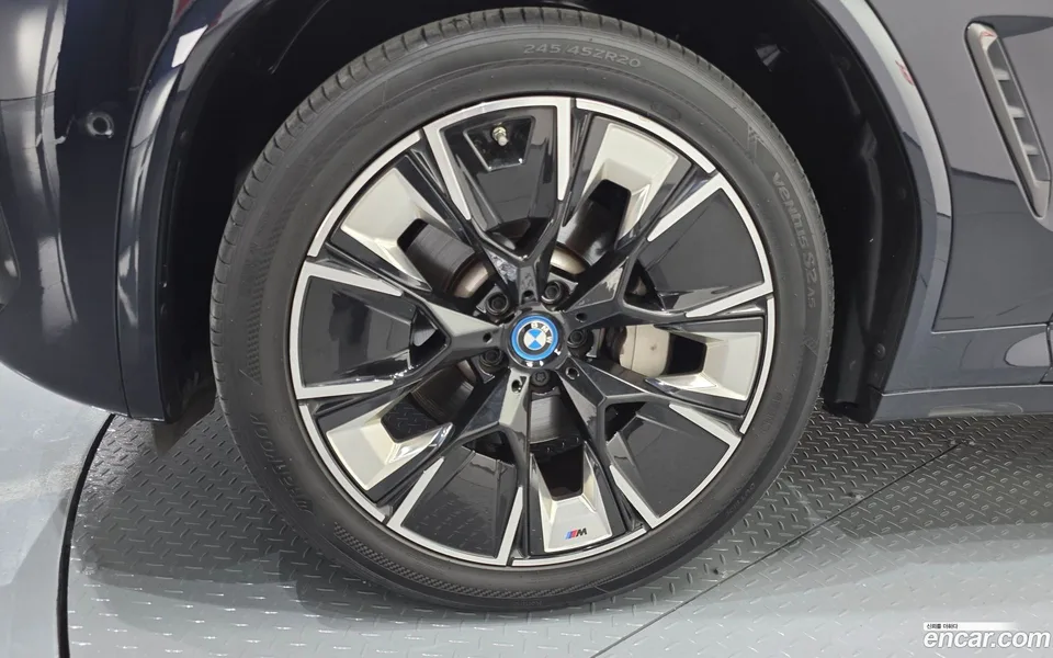 BMW iX3 M 2022 — миниатюра 2