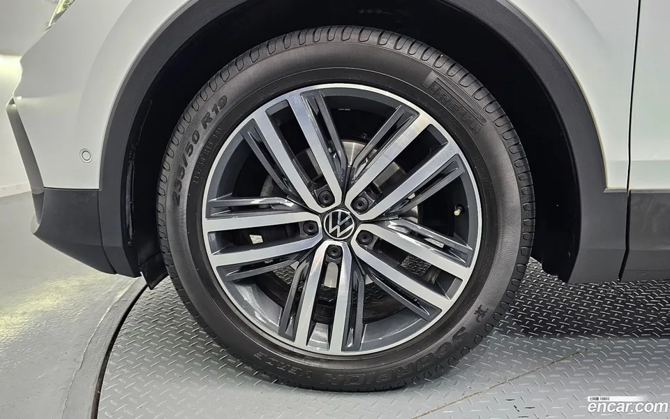 Volkswagen Tiguan 2.0 TDI 2022 — миниатюра 2