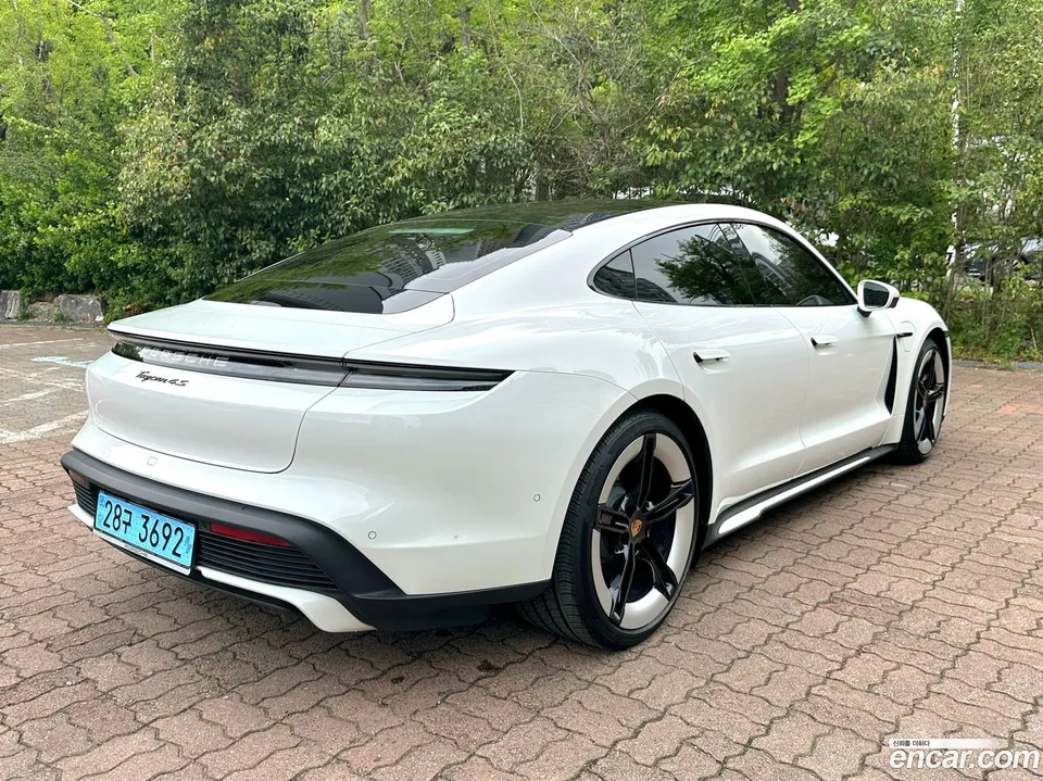 Porsche Taycan 4S 2025 — миниатюра 2