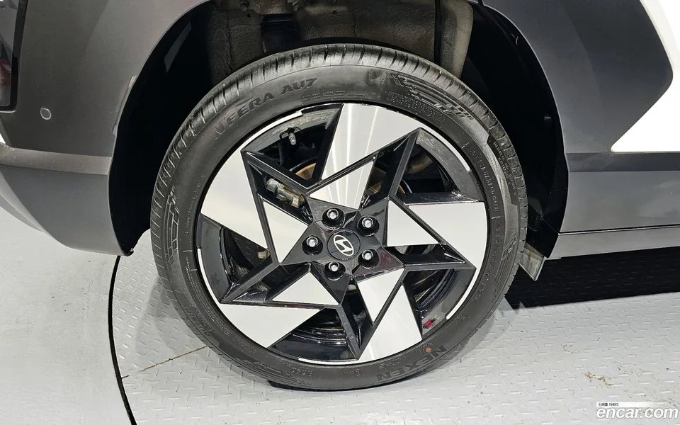 Hyundai Kona 1.6 4WD 2023 — миниатюра 2
