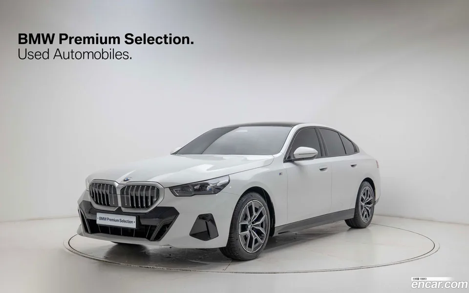 BMW 5 Series 523d M 2025 — фото 1, купить с доставкой в Москву