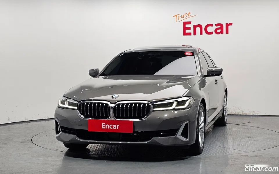 BMW 5 Series 520i 2022 — миниатюра 3