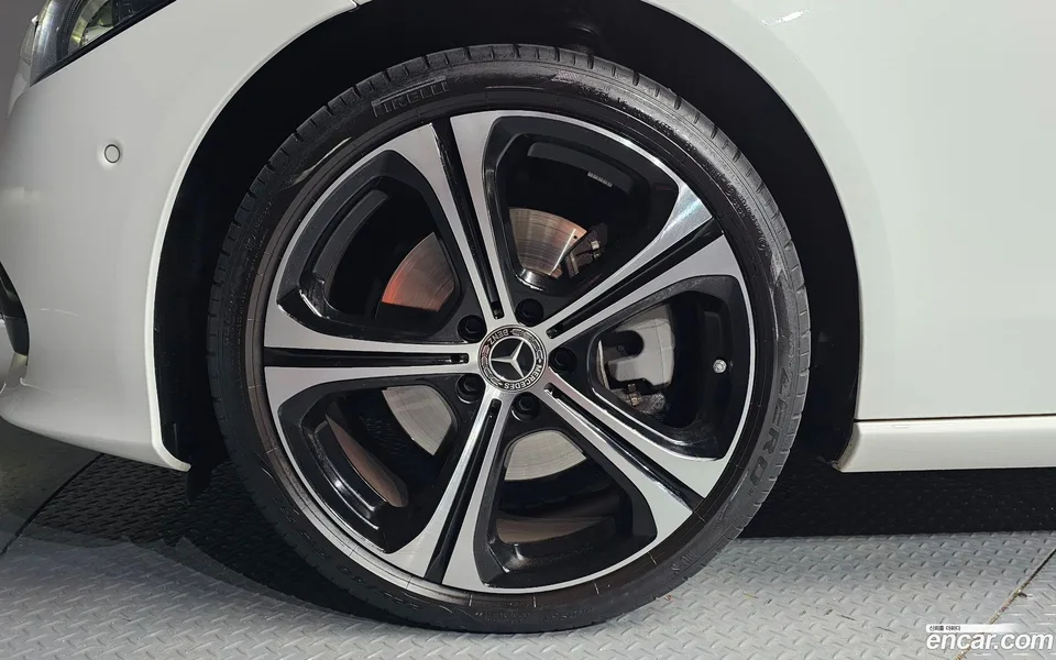 Mercedes-Benz C-Class C300 4MATIC 2023 — миниатюра 2