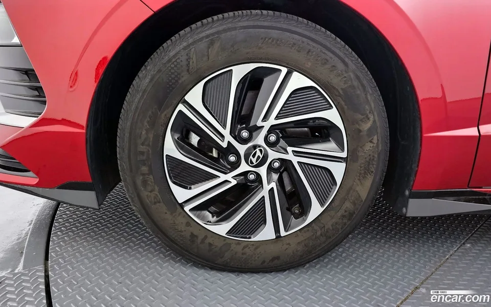 Hyundai Sonata The Edge Hybrid 2023 — миниатюра 2