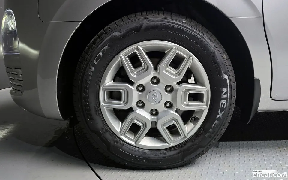Hyundai Staria 5 2023 — миниатюра 2