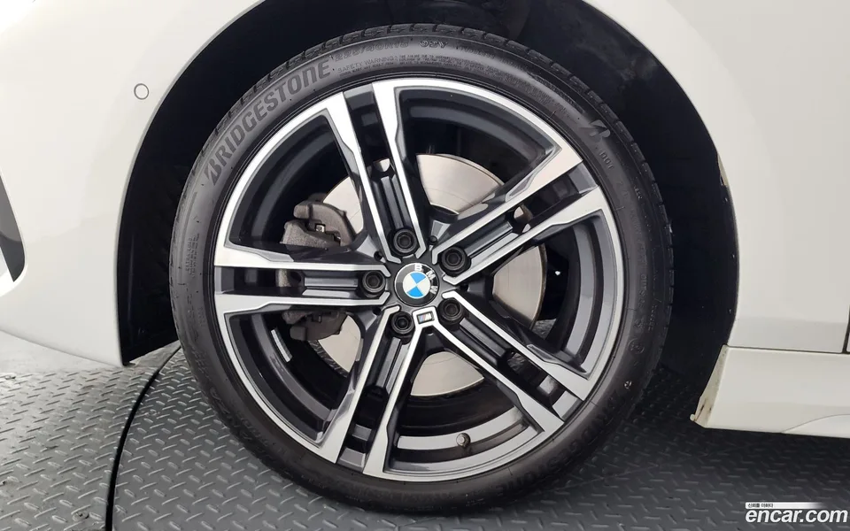 BMW 1 Series 120i M 2024 — миниатюра 2
