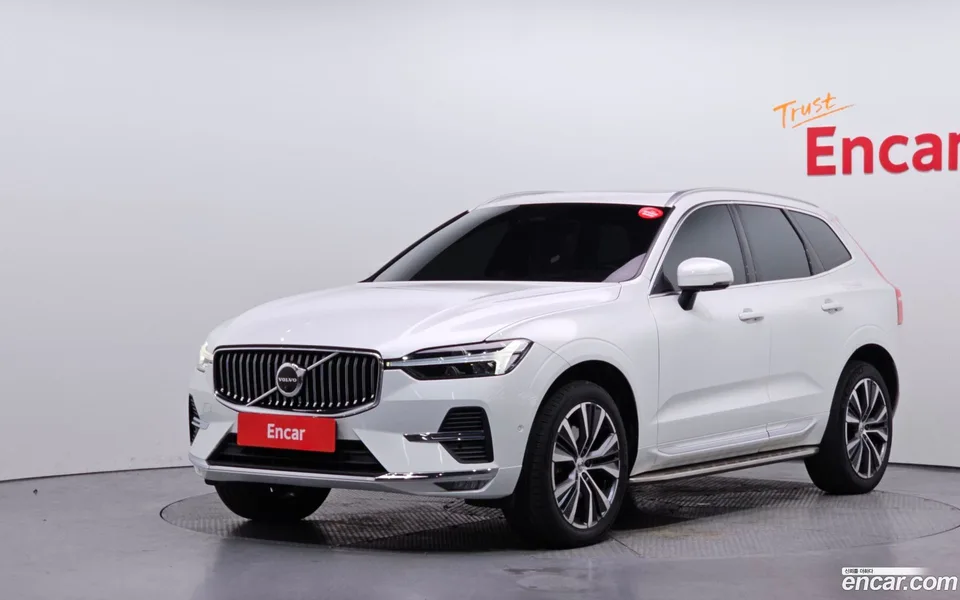 Volvo XC60 B6 2022 — фото 1, купить с доставкой в Москву