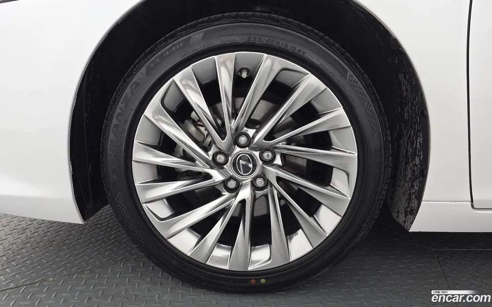 Lexus ES 300h 2024 — миниатюра 2