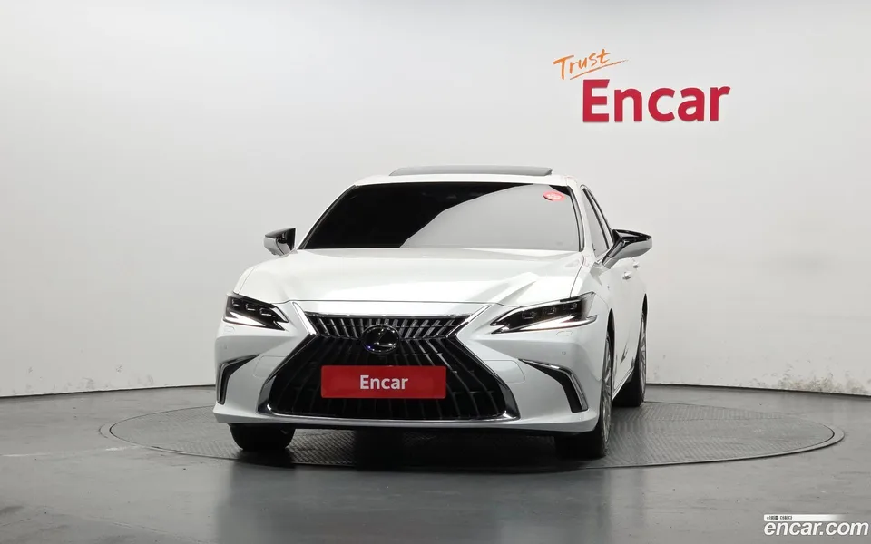 Lexus ES 300h 2024 — миниатюра 3