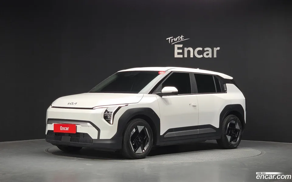 Kia EV3 2WD 2024 — фото 1, купить с доставкой в Москву