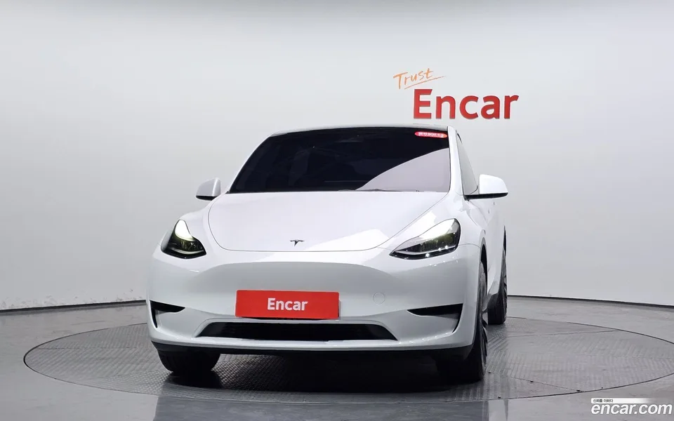 Tesla Model Y RWD 2023 — миниатюра 3