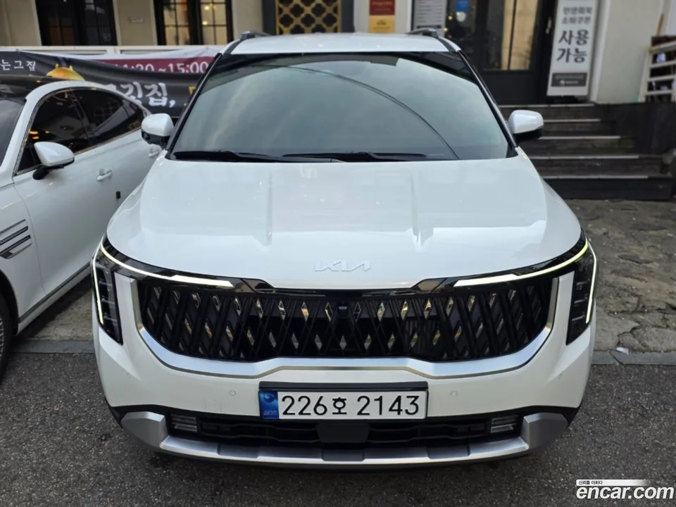 Kia Carnival HEV 9 2025 — фото 1, купить с доставкой в Москву