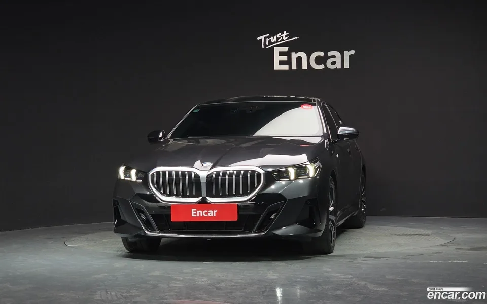 BMW 5 Series 530i xDrive M 2024 — миниатюра 3