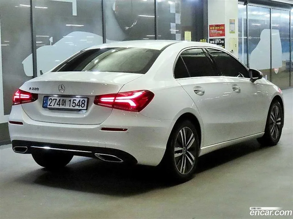 Mercedes-Benz A-Class A220 2022 — миниатюра 4