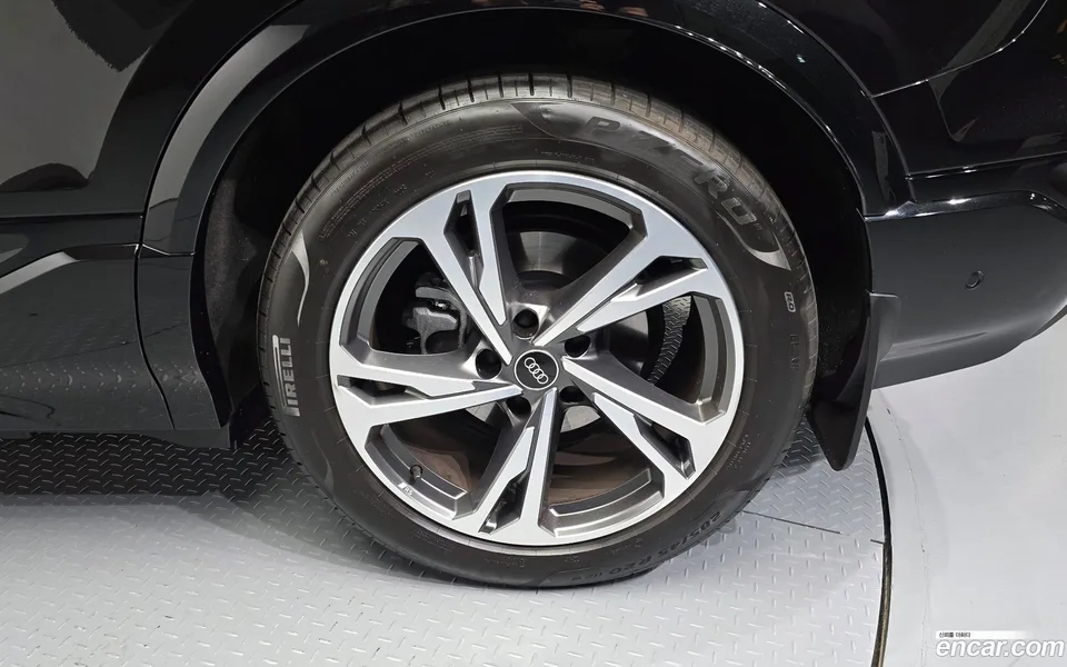 Audi Q6 e- 2025 — миниатюра 5