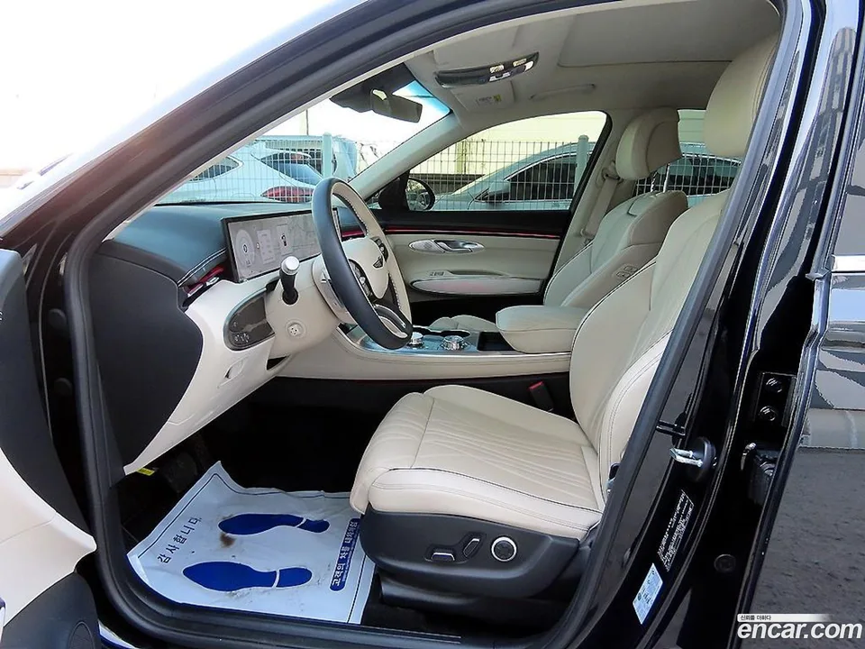 Genesis GV70 2.5T 2WD 2024 — миниатюра 2
