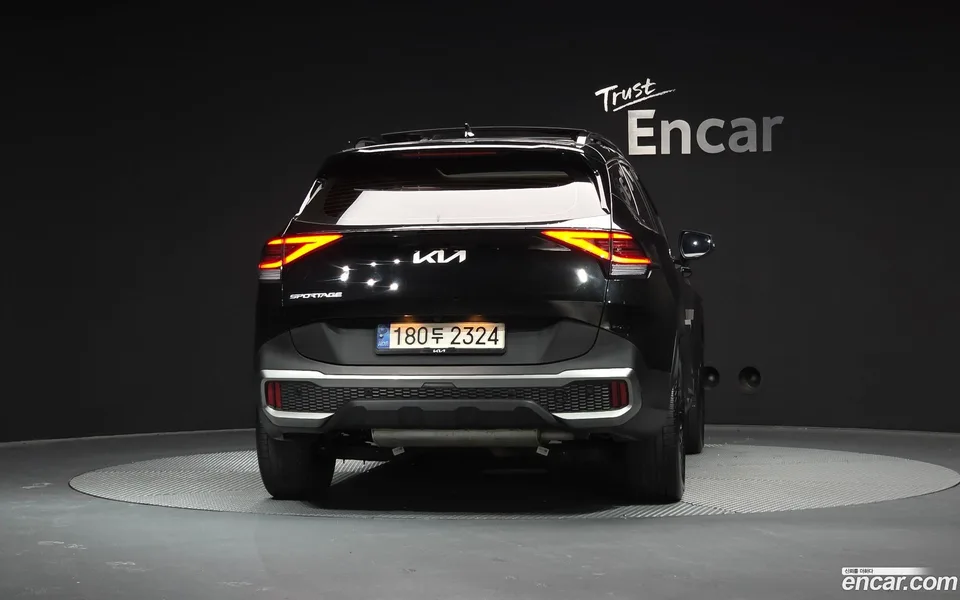 Kia Sportage 1.6 2WD 2023 — миниатюра 4