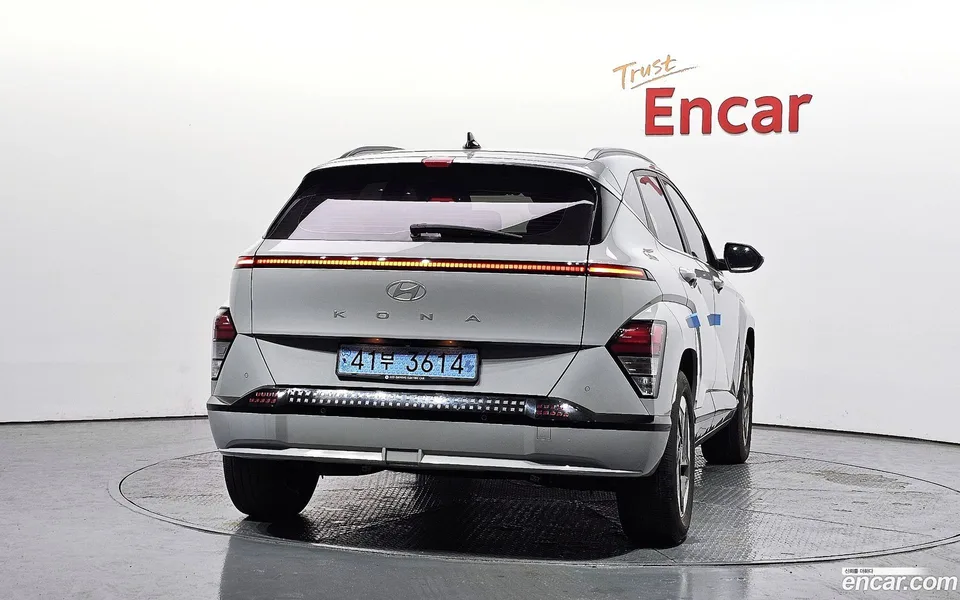 Hyundai Kona Electric 2023 — миниатюра 4