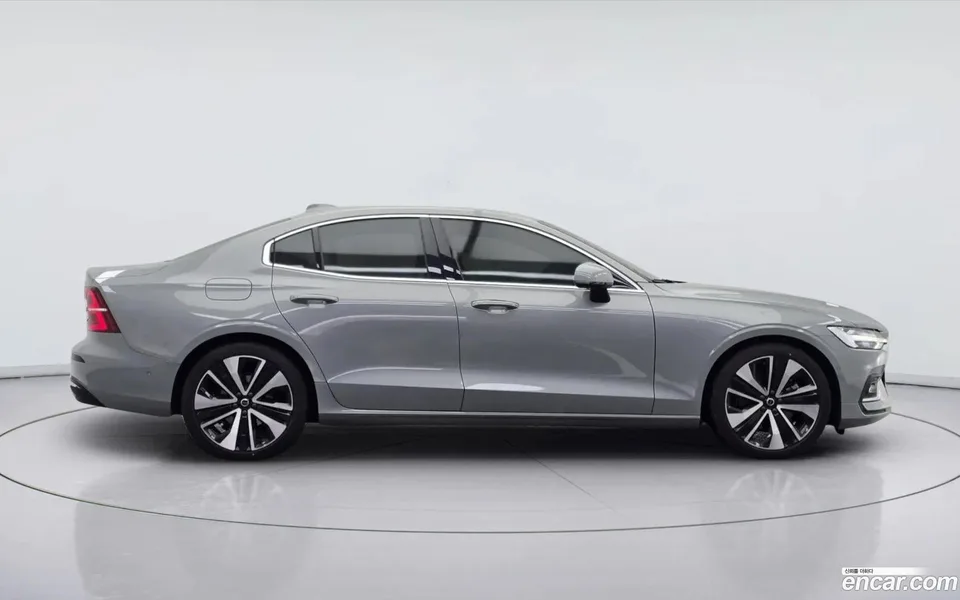 Volvo S60 B5 2023 — миниатюра 3