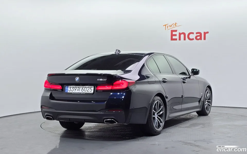 BMW 5 Series 520i M 2022 — миниатюра 2