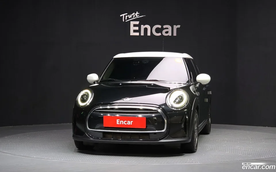 MINI Cooper 5 2022 — миниатюра 3