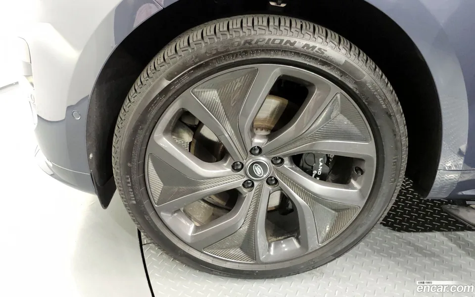 Land Rover Range Rover Sport P550E HSE 2025 — миниатюра 5