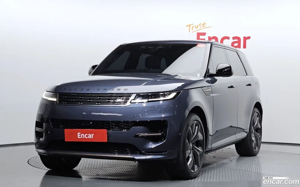 Land Rover Range Rover Sport P550E HSE 2025 — фото 1, купить с доставкой в Москву