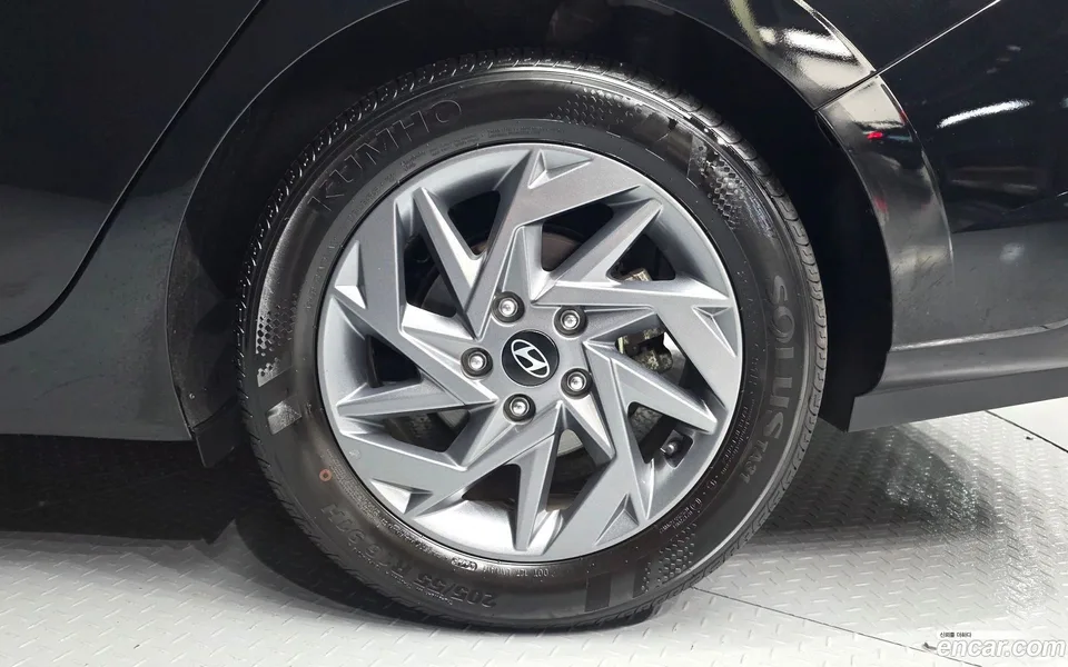 Hyundai Avante CN7 1.6 2023 — миниатюра 2