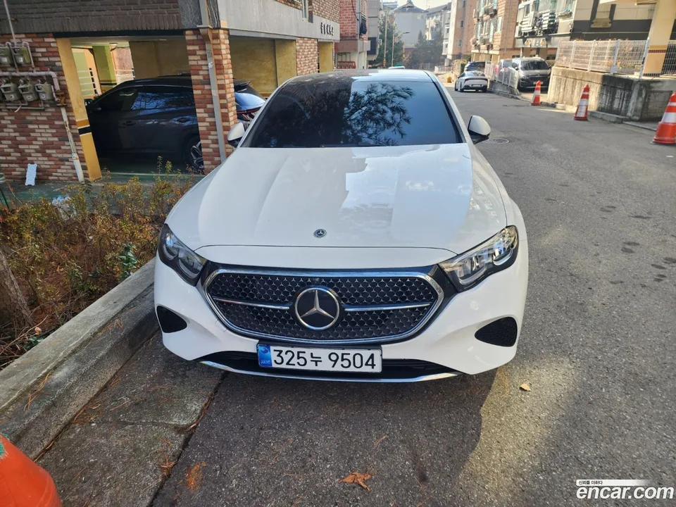 Mercedes-Benz E-Class E200 2025 — фото 1, купить с доставкой в Москву