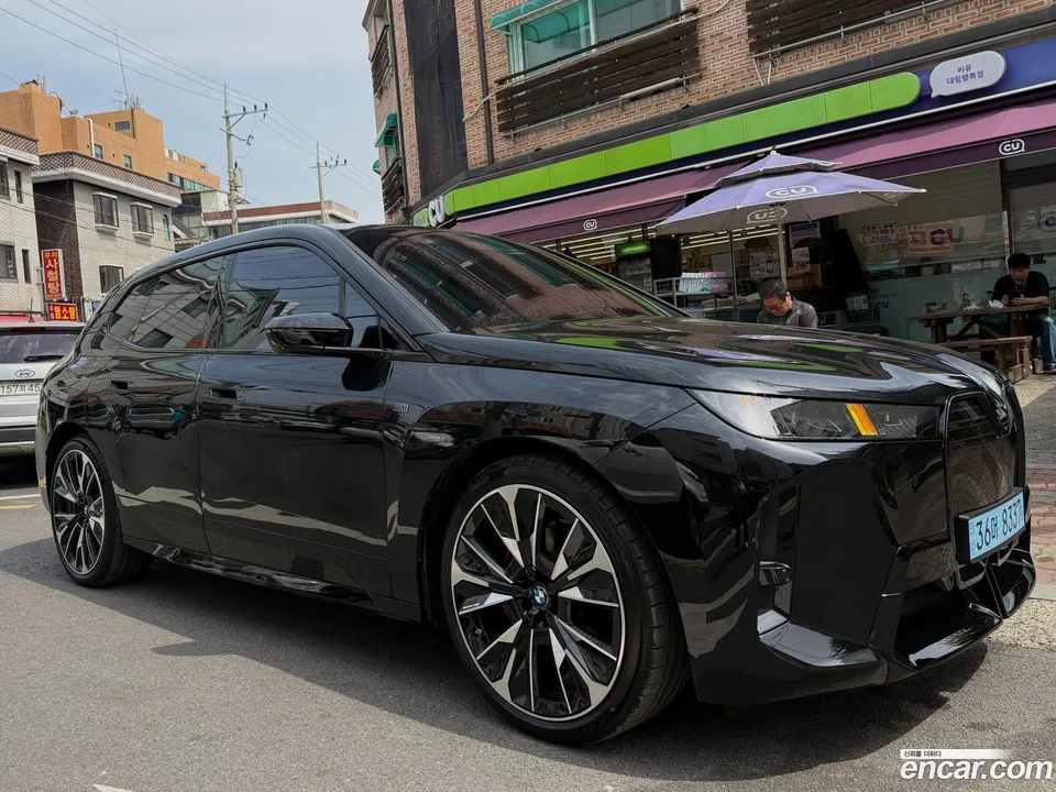 BMW iX xDrive M70 2026 — миниатюра 3