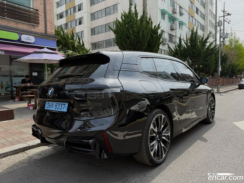 BMW iX xDrive M70 2026 — миниатюра 5