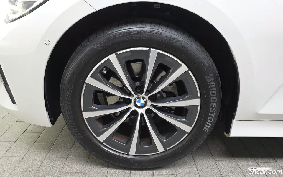 BMW 3 Series 320i 2022 — миниатюра 5