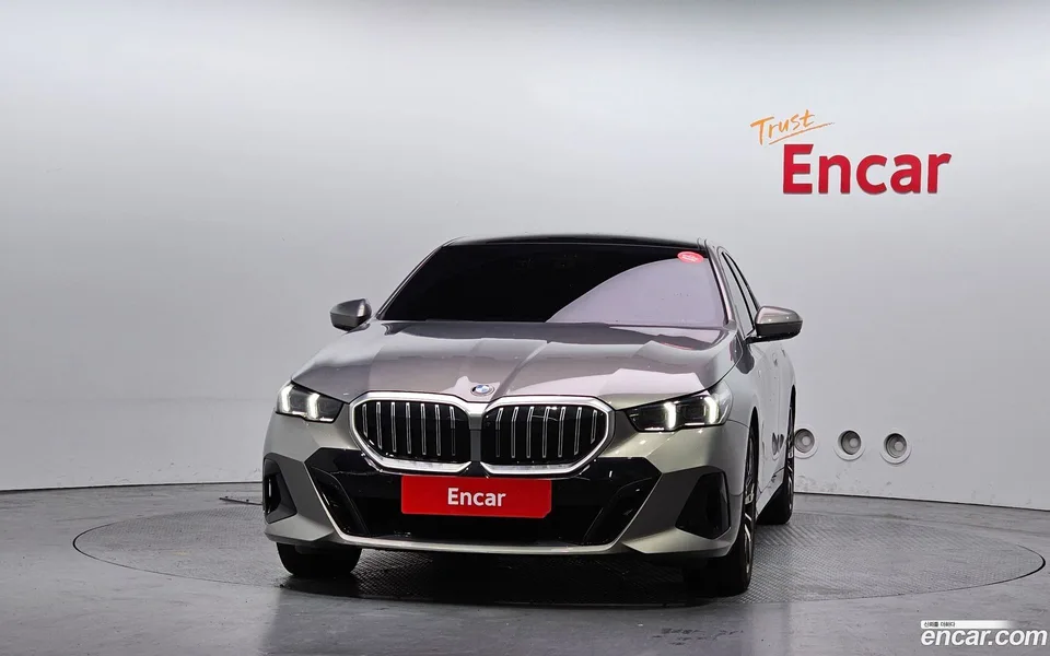 BMW 5 Series 530i xDrive M 2025 — миниатюра 3