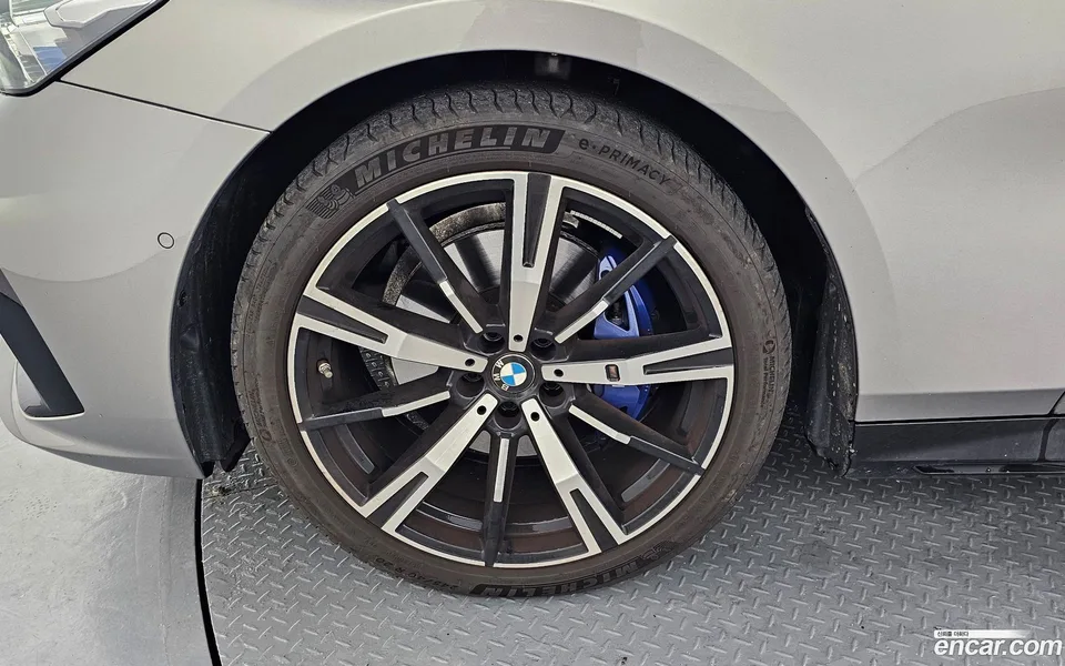 BMW 5 Series 530i xDrive M 2025 — миниатюра 5