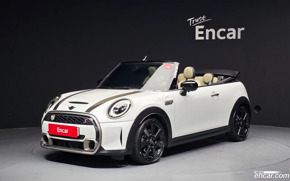 MINI Cooper S Convertible 2023 — фото 1, купить с доставкой в Москву