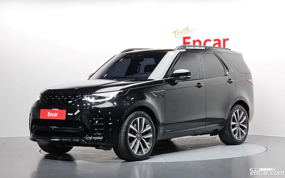 Land Rover Discovery P360 R- SE 2022 — фото 1, купить с доставкой в Москву