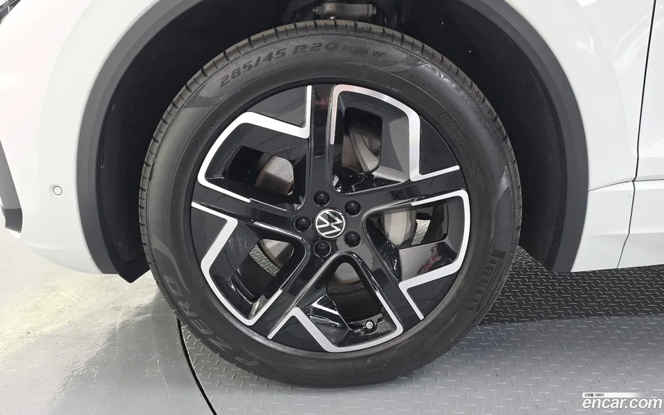 Volkswagen Touareg 3.0 TDI 2024 — миниатюра 2