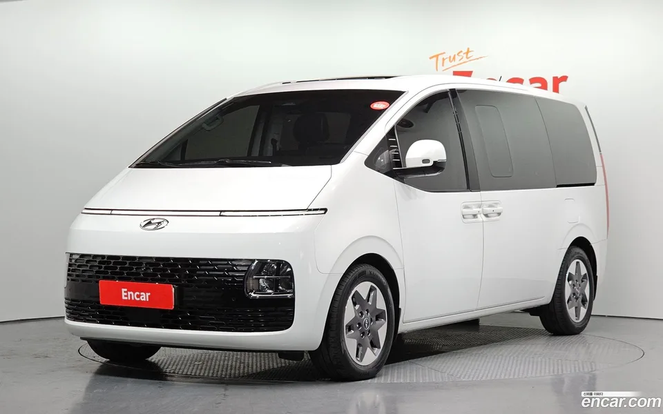 Hyundai Staria 4WD 9 2022 — фото 1, купить с доставкой в Москву