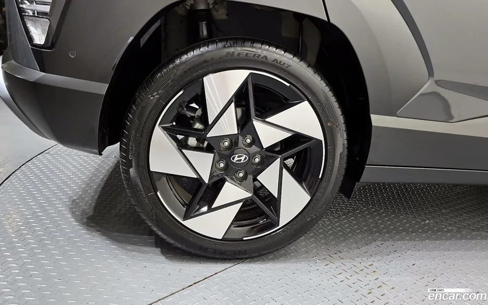 Hyundai Kona 1.6 2WD 2023 — миниатюра 2