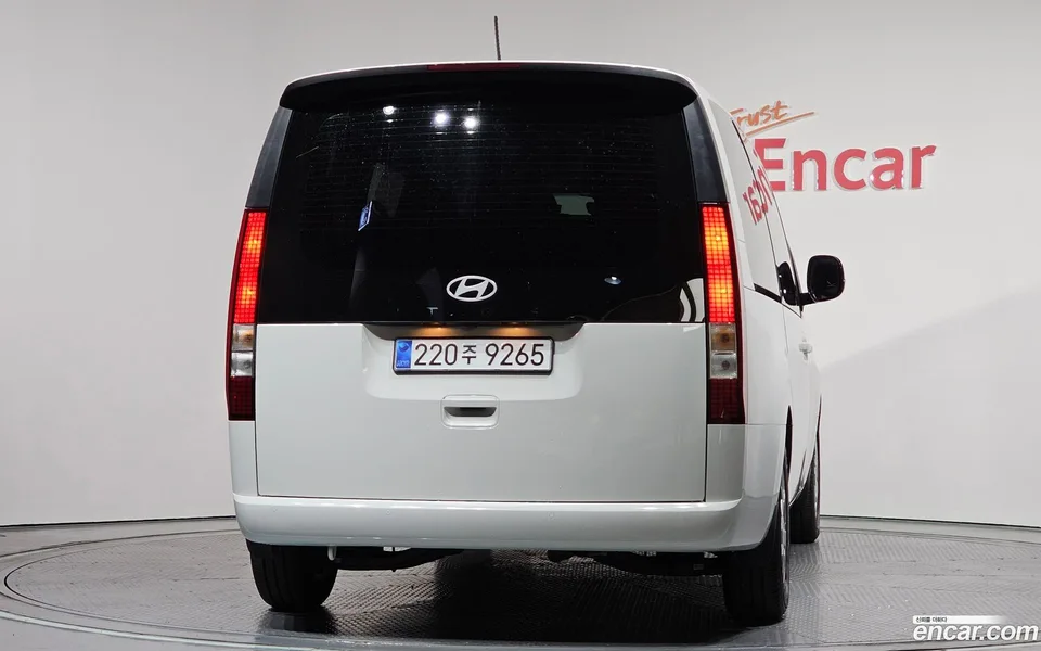 Hyundai Staria 9 2025 — миниатюра 3
