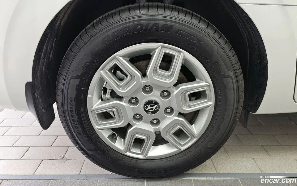 Hyundai Staria 9 2025 — миниатюра 5
