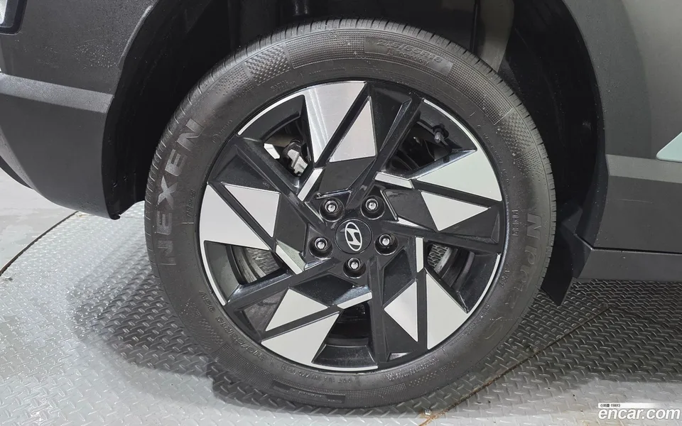 Hyundai Kona 2.0 2WD 2023 — миниатюра 2