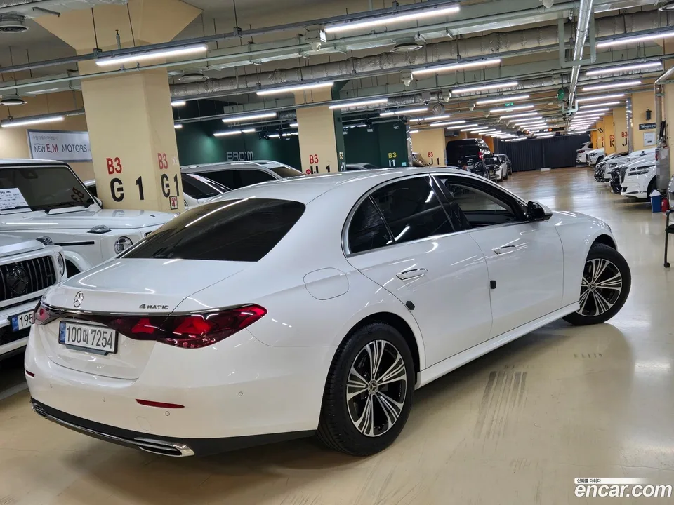 Mercedes-Benz E-Class E200 2024 — миниатюра 3