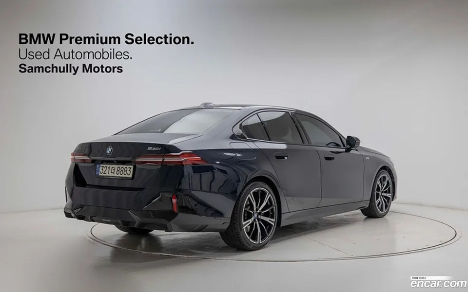 BMW 5 Series 530i xDrive M 2024 — миниатюра 4