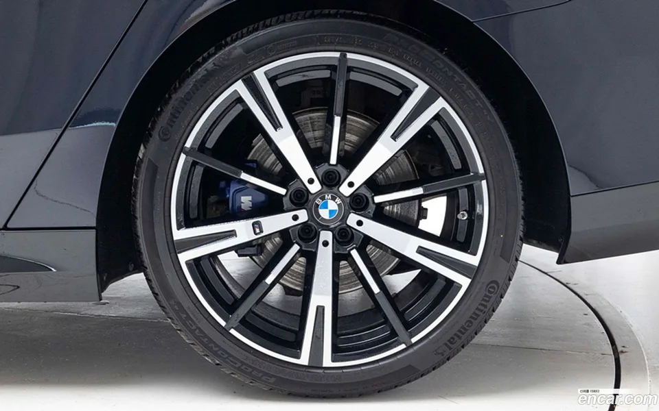BMW 5 Series 530i xDrive M 2024 — миниатюра 5