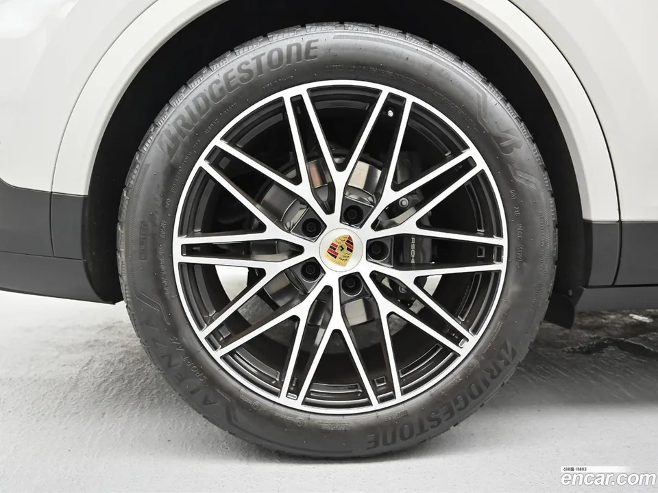 Porsche Cayenne 3.0 2024 — миниатюра 5