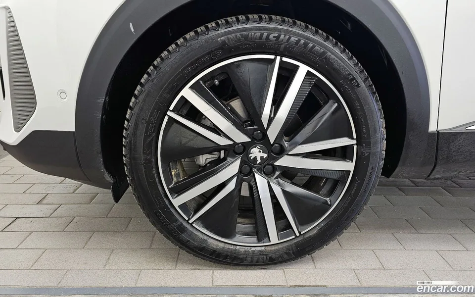 Peugeot 3008 1.2 Pure Tech GT 2024 — миниатюра 2