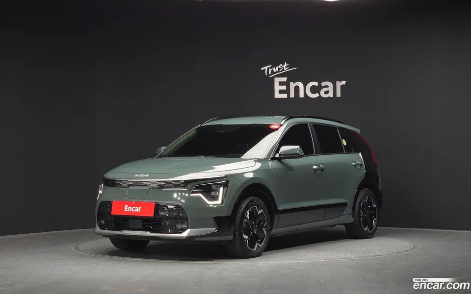 Kia Niro EV 2022 — фото 1, купить с доставкой в Москву