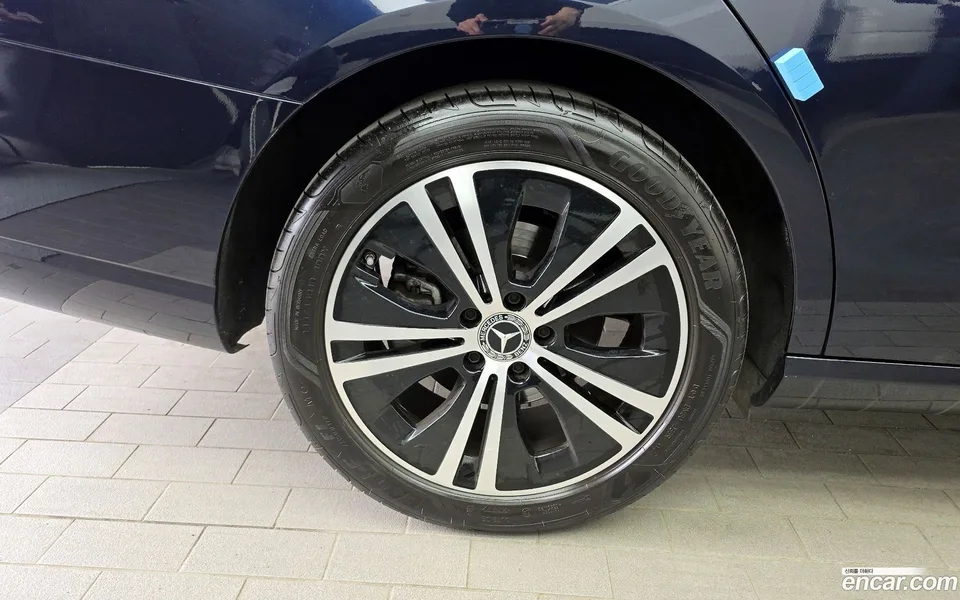 Mercedes-Benz E-Class E250 2022 — миниатюра 5