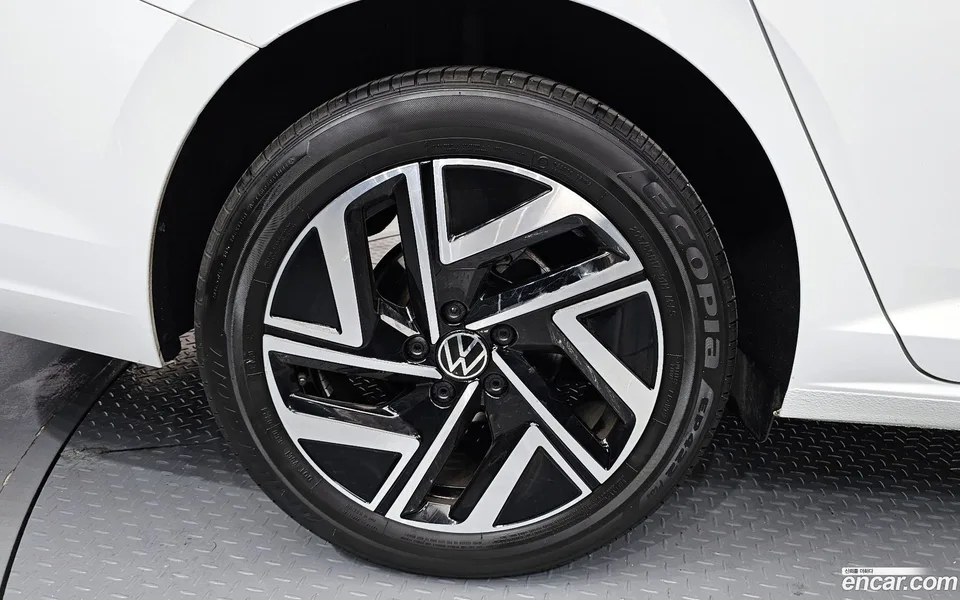 Volkswagen Jetta 1.5 TSI 2024 — миниатюра 5